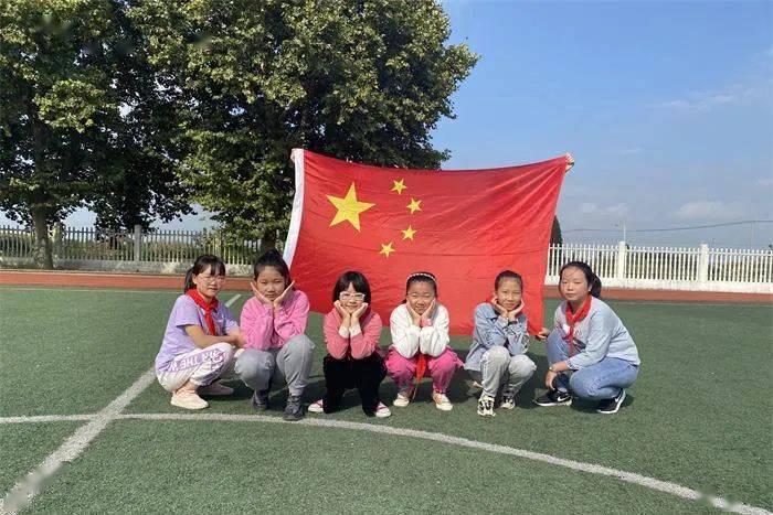 顽军向日占区贩卖烟土，被八路军岗哨逮住后，狡辩：我是115师的